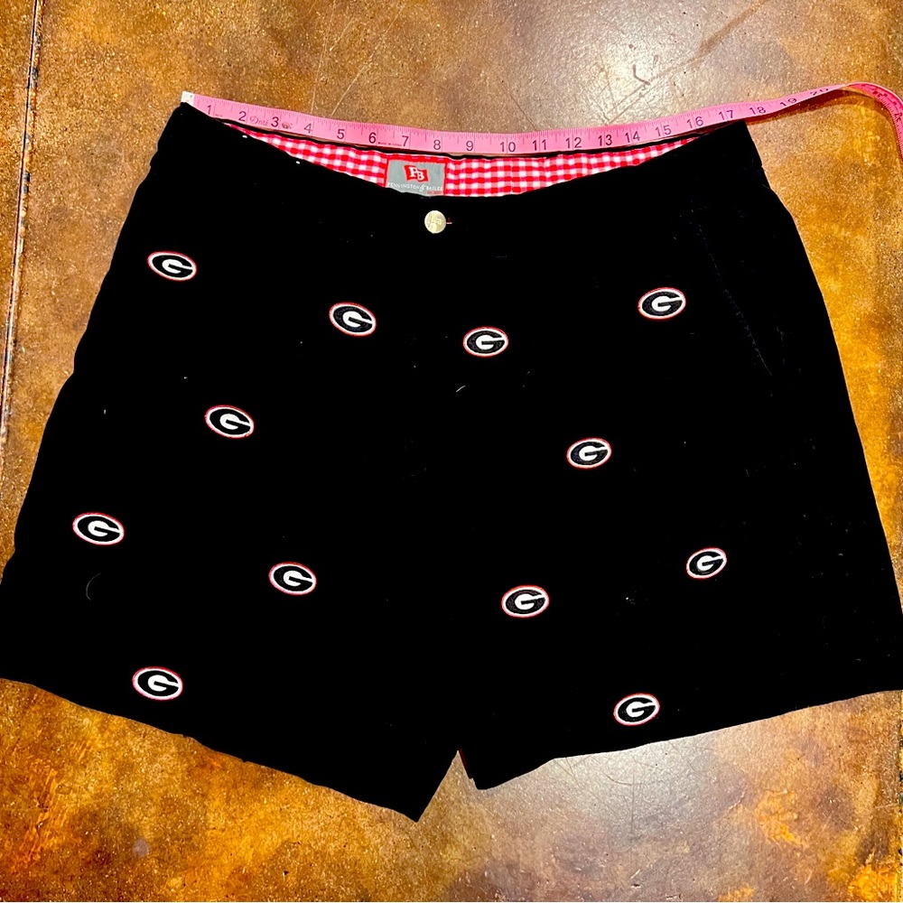 SIze 38 Pennington and Bales UGA Georgia Bulldogs critter stadium shorts
